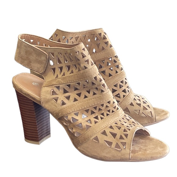 Nature Breeze Tan Suede Booties Sz 10 Laser Cutout Designs Open Toe 4 1/2” - Picture 4 of 12